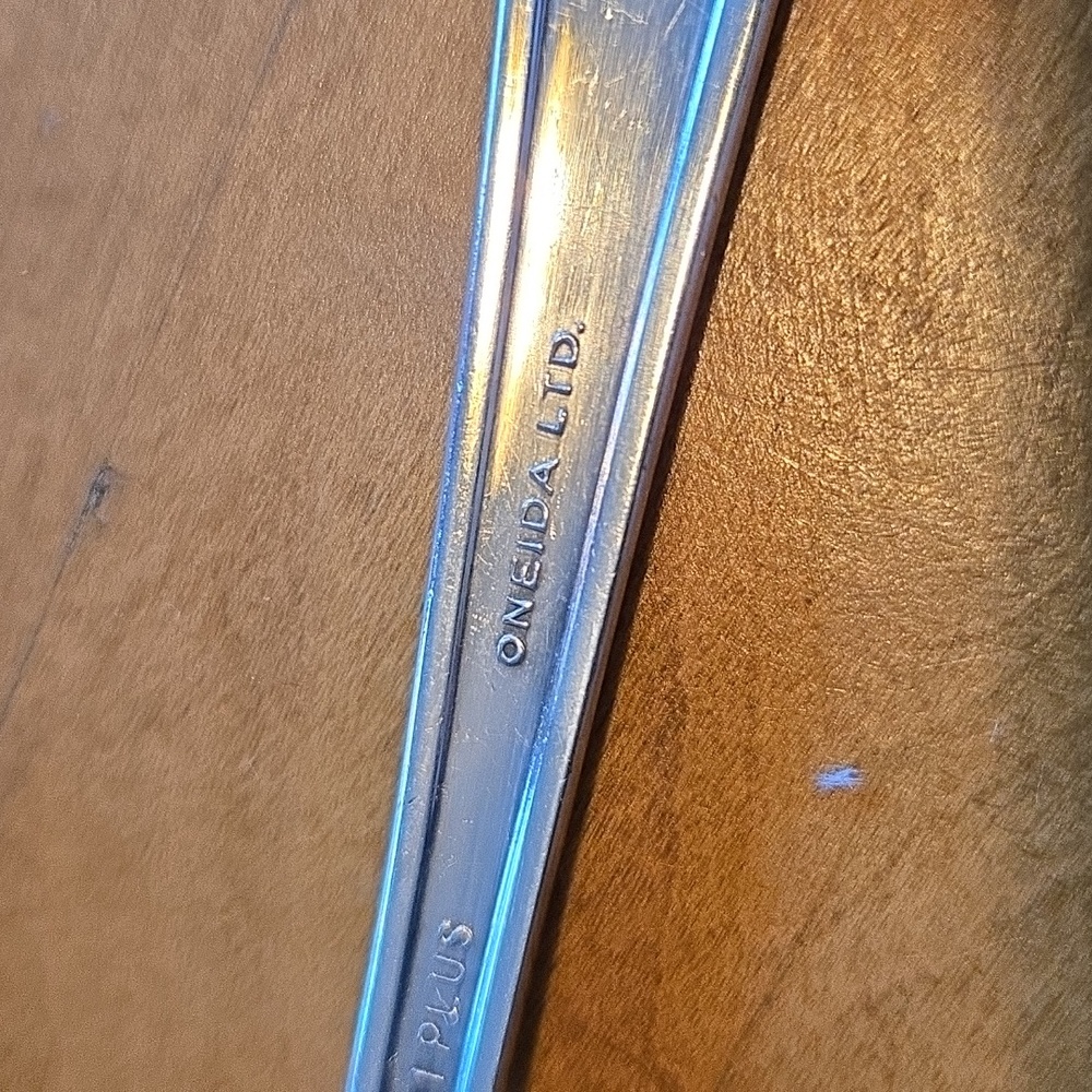 Vintage Slotted Serving Spoon Wm. A. Rogers A1 Plus Oneida Ltd. - Picture 6 of 6